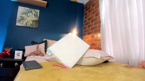 Snapshot of melody_bonnie22 chatting on 4, 12, 2024 Leslie online show from 4, 12, 2024