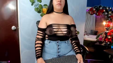 Snapshot of melody_bonnie22 chatting on 13, 12, 2024 Leslie online show from 13, 12, 2024