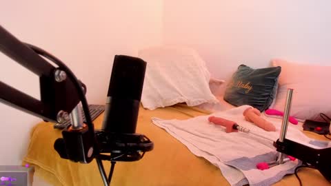 Snapshot of melody_bonnie22 chatting on 8, 2, 2025 Leslie online show from 8, 2, 2025