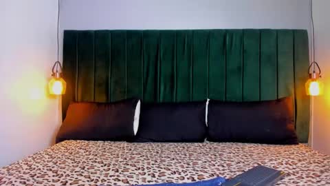 Snapshot of melody_kener chatting on 5, 11, 2025 melody_kener online show from 5, 11, 2025