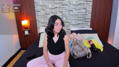 Snapshot of melody_velvet chatting on 29, 9, 2025 melody_velvet online show from 29, 9, 2025