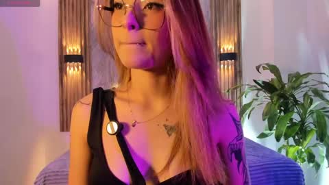 melodylanee online show from 9, 5, 2026