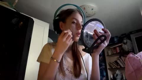 Snapshot of melonygriffen chatting on 17, 9, 2025 Hi Im Aria 18 years old online show from 17, 9, 2025