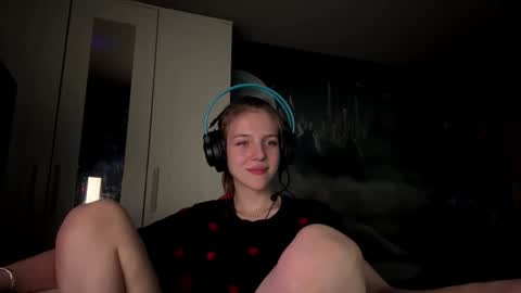 Snapshot of melonygriffen chatting on 9, 10, 2025 Hi Im Aria 18 years old online show from 9, 10, 2025