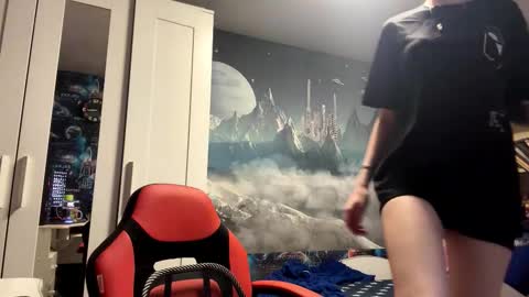 Snapshot of melonygriffen chatting on 10, 10, 2025 Hi Im Aria 18 years old online show from 10, 10, 2025