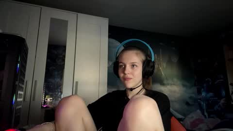 Snapshot of melonygriffen chatting on 26, 10, 2025 Hi Im Aria 18 years old online show from 26, 10, 2025