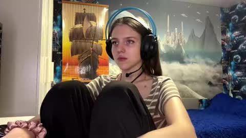 Hi Im Aria 18 years old online show from 5, 12, 2025