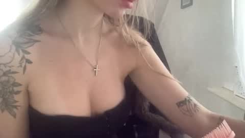 Melodie Sweet online show from 30, 11, 2025