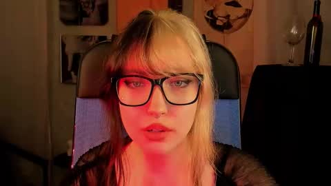 Mia online show from 22, 10, 2025