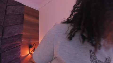 Snapshot of memphiswilliams chatting on 7, 1, 2025  Memphis Williams  online show from 7, 1, 2025