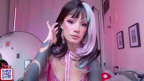 Mena  Help me reach 700 thumbs up online show from 11, 11, 2025