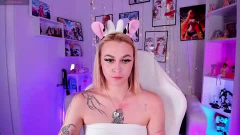 Snapshot of meow_amanda chatting on 9, 9, 2025 your kitty Amanda online show from 9, 9, 2025