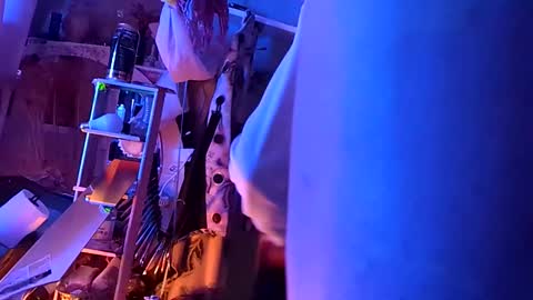 gurlnips online show from 19, 11, 2025