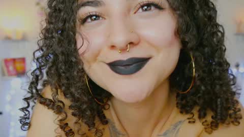 Snapshot of merida_bell18 chatting on 17, 12, 2024 Merida Bell online show from 17, 12, 2024