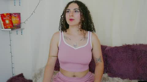 Snapshot of merida_bell18 chatting on 4, 1, 2025 Merida Bell online show from 4, 1, 2025