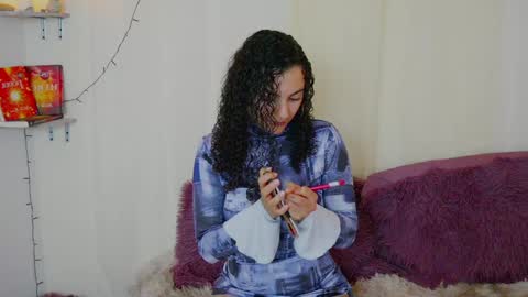 Snapshot of merida_bell18 chatting on 14, 1, 2025 Merida Bell online show from 14, 1, 2025