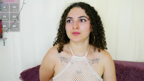 Snapshot of merida_bell18 chatting on 7, 2, 2025 Merida Bell online show from 7, 2, 2025