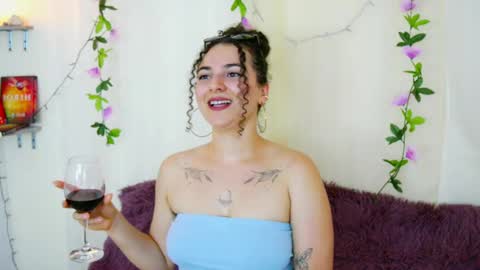 Snapshot of merida_bell18 chatting on 1, 3, 2025 Merida Bell online show from 1, 3, 2025