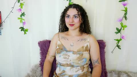 Snapshot of merida_bell18 chatting on 2, 3, 2025 Merida Bell online show from 2, 3, 2025