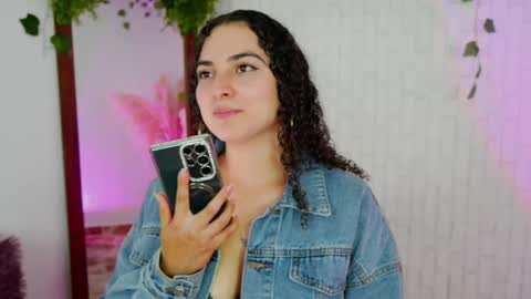 Snapshot of merida_bell18 chatting on 27, 9, 2025 Merida Bell online show from 27, 9, 2025