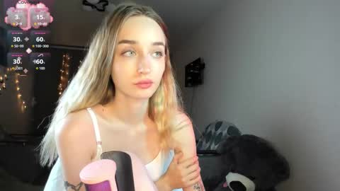 Snapshot of merryl_clark chatting on 28, 9, 2025 Sara online show from 28, 9, 2025