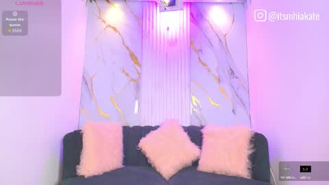 Snapshot of mhia_kate chatting on 8, 10, 2025 Mhia Kate online show from 8, 10, 2025