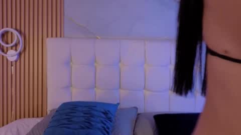 mia online show from 16, 12, 2025