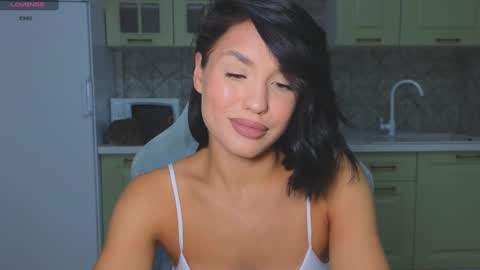 Snapshot of mia___lunaa chatting on 1, 10, 2025 Mia online show from 1, 10, 2025