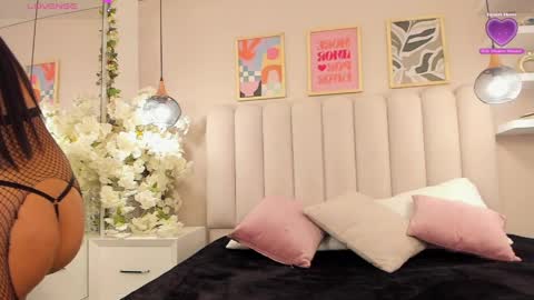 mia__bailey_ online show from 8, 4, 2026