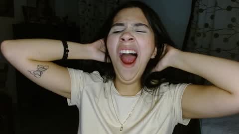 Snapshot of mia__lopez_ chatting on 5, 1, 2025 Mia online show from 5, 1, 2025