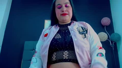 Snapshot of mia__xx1 chatting on 29, 9, 2025 C A L L M E M I A online show from 29, 9, 2025