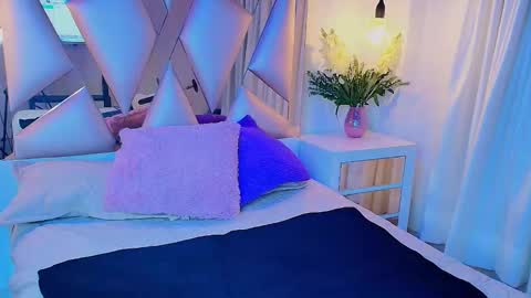 Snapshot of mia_ailyn chatting on 19, 10, 2025 Mia online show from 19, 10, 2025