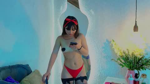 Snapshot of mia_ailyn chatting on 4, 11, 2025 Mia online show from 4, 11, 2025