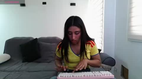 MIA AND EROS online show from 3, 7, 2026
