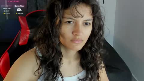 Mia and Kenai online show from 22, 12, 2025