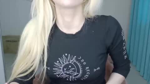 mia_angel online show from 12, 5, 2026