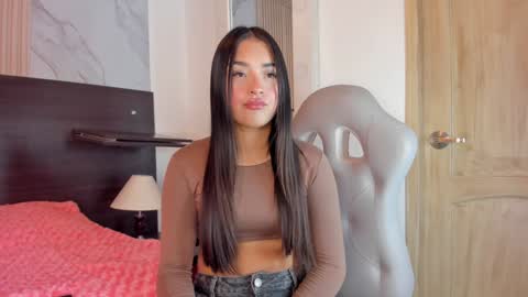 Mia online show from 8, 2, 2025