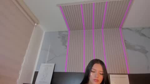 Mia online show from 20, 2, 2025
