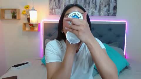 Snapshot of mia_ayra chatting on 1, 10, 2025 M I A A Y R A online show from 1, 10, 2025