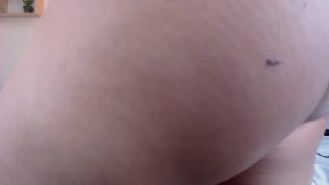 Snapshot of mia_ayra chatting on 18, 10, 2025 M I A A Y R A online show from 18, 10, 2025