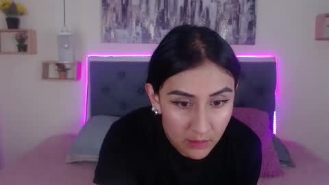 Snapshot of mia_ayra chatting on 5, 11, 2025 M I A A Y R A online show from 5, 11, 2025