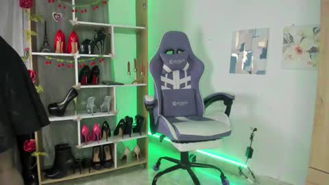 Mia Bellatrix online show from 19, 2, 2025