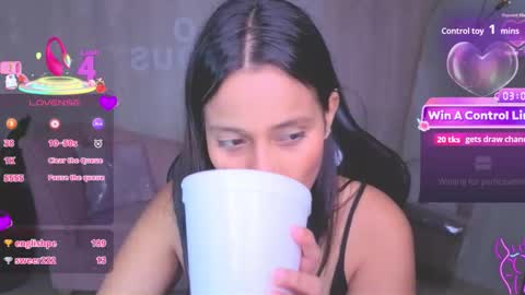 Mia  online show from 11, 5, 2026