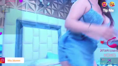 Snapshot of mia_blumm chatting on 7, 10, 2025 Miaa online show from 7, 10, 2025