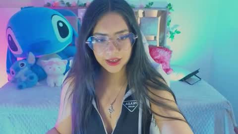 mia_bnnyy online show from 4, 10, 2025