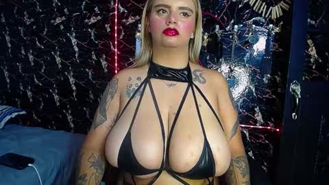 mia Independent model Thanks to everyone for your support online show from 6, 11, 2025