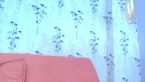 Mia  online show from 8, 2, 2025