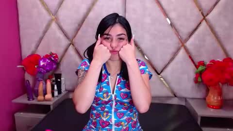 Snapshot of mia_charlothe chatting on 7, 3, 2025 mia_charlothe online show from 7, 3, 2025