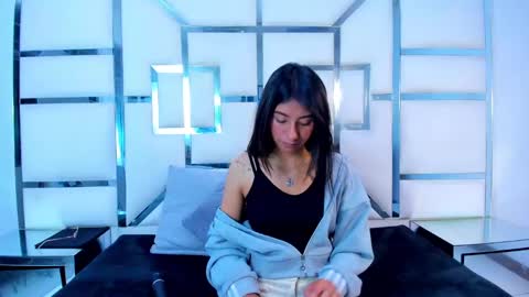 mia_clark18 online show from 7, 10, 2025