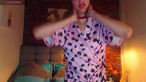 Snapshot of mia_collens_ chatting on 6, 1, 2025 MIA online show from 6, 1, 2025